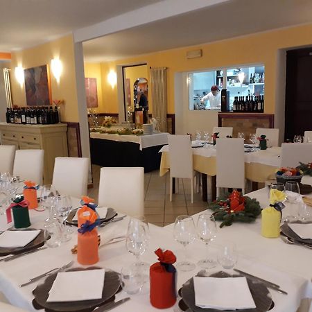 Locanda Della Luna Rossa Calosso Εξωτερικό φωτογραφία