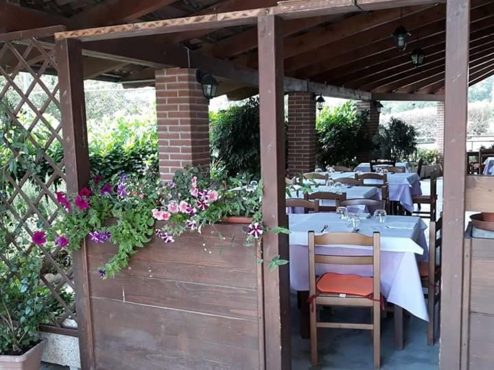 Locanda Della Luna Rossa Calosso Εξωτερικό φωτογραφία